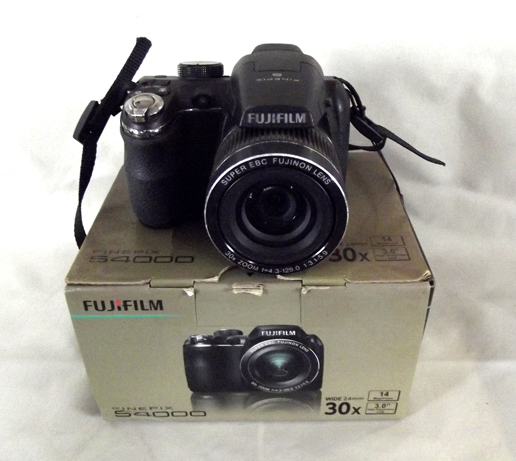 Fotocamera FUJIFILM S4000