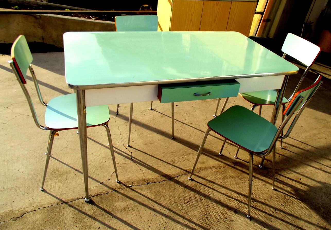 Tavolo 4 sedie formica