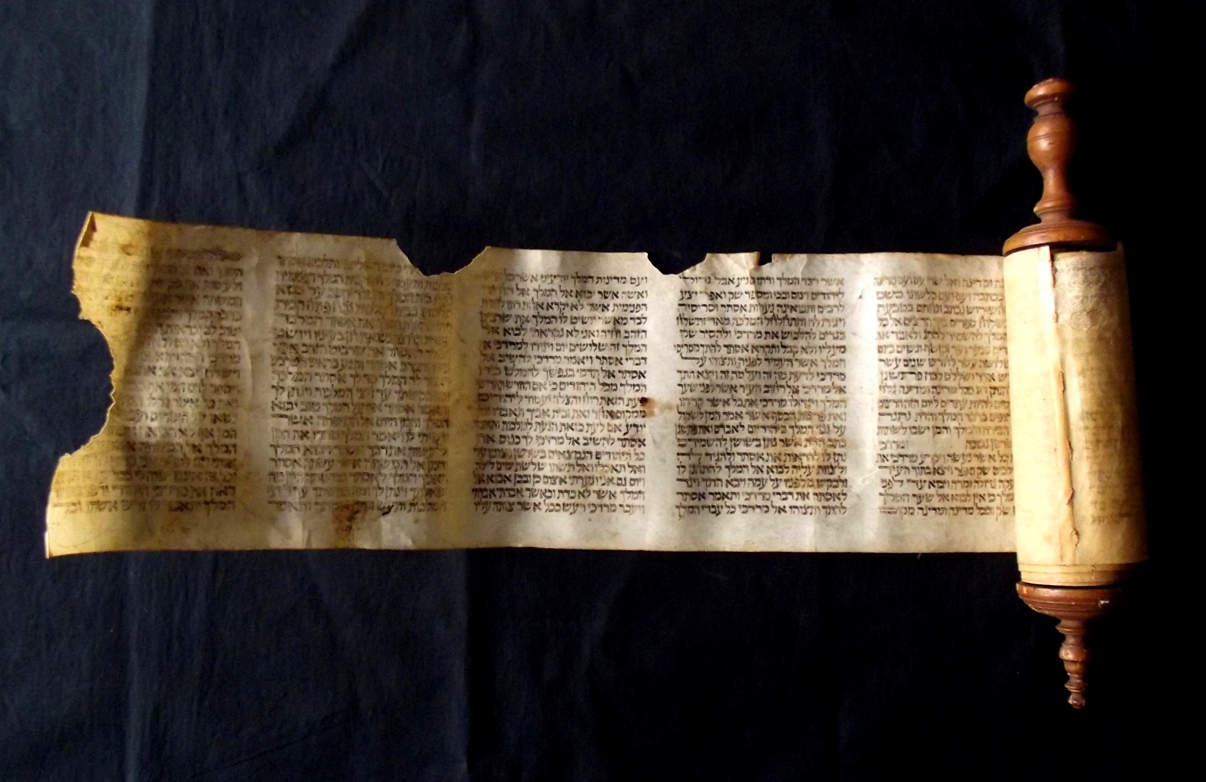 Torah in pergamena '800
