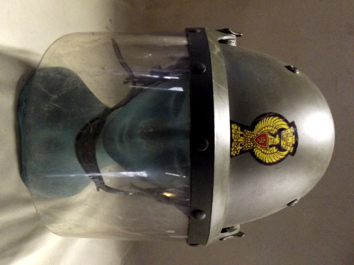 Casco antisommossa anni '970 PS