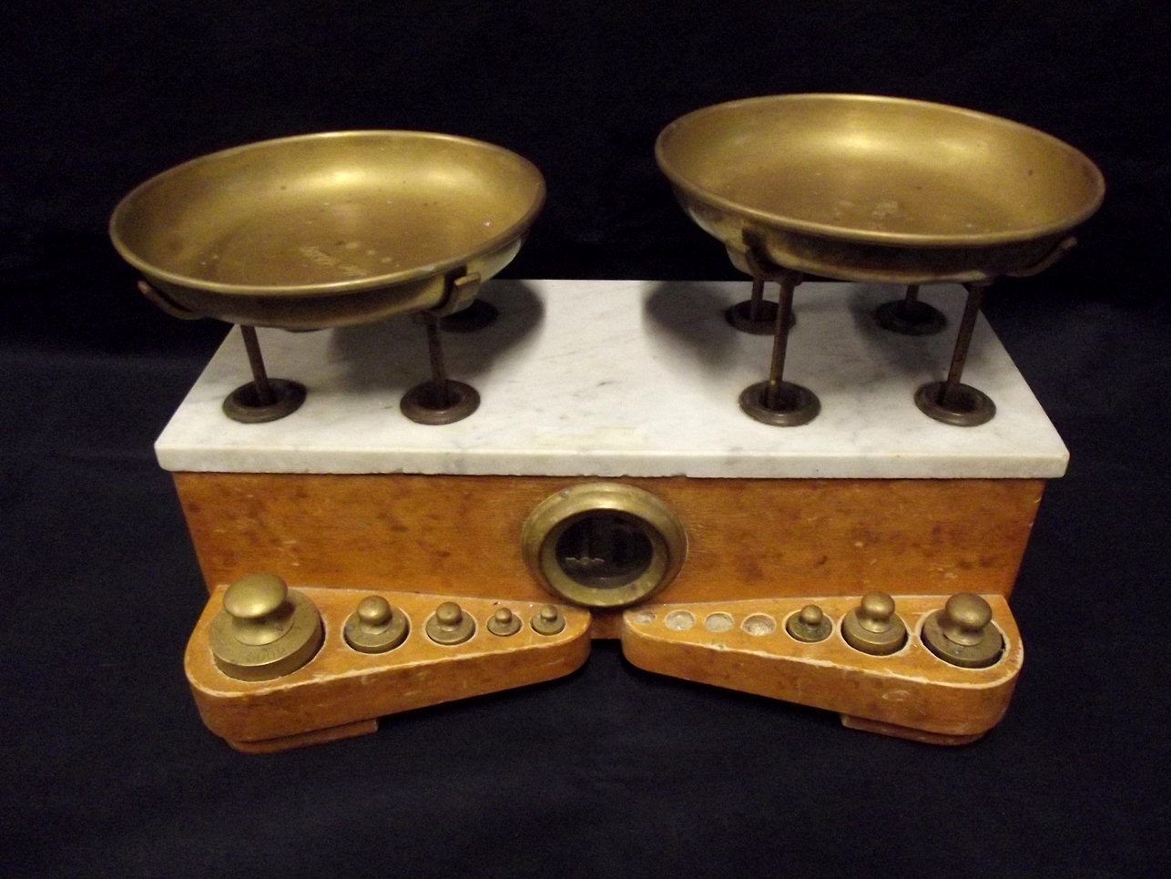 Bilancia a doppio piatto