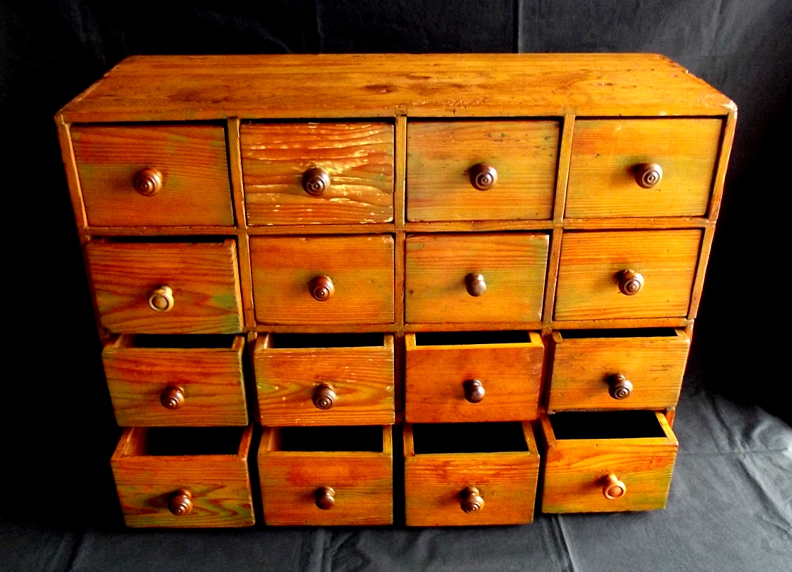 Cassettiera