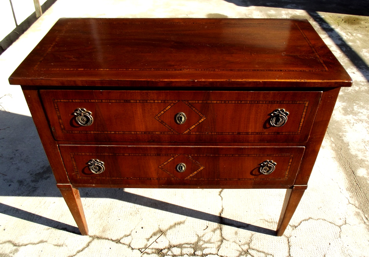 Como' a due cassetti